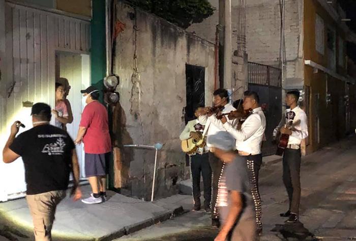 Así celebran el Día de la madre en Izúcar en tiempos de Covid19