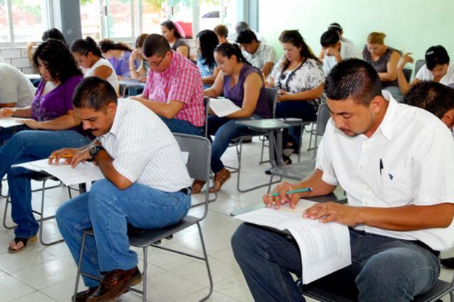 Se salvan maestros de evaluaciones, SEP las suspende