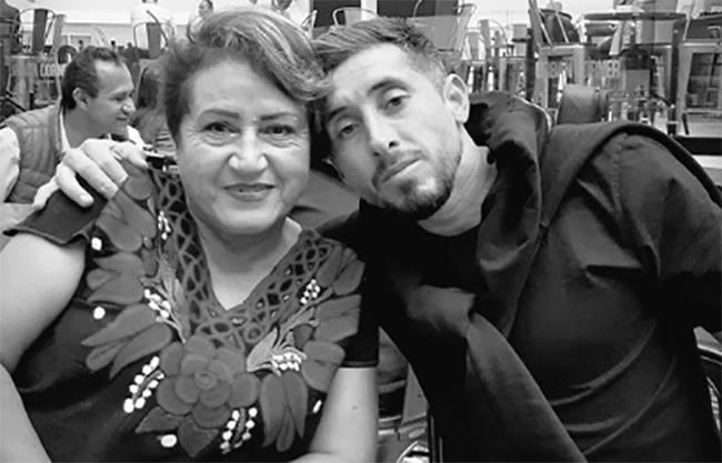 Por Covid fallece madre de Héctor Herrera