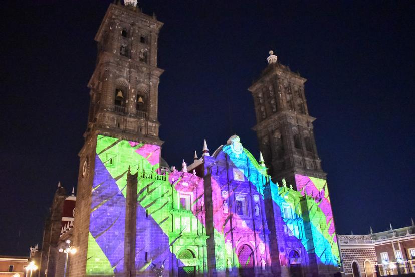 Reanuda Turismo video mapping navideño en Catedral de Puebla