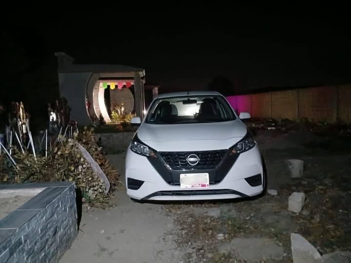 Ladrones abandonan vehículo en panteón de Tecamachalco