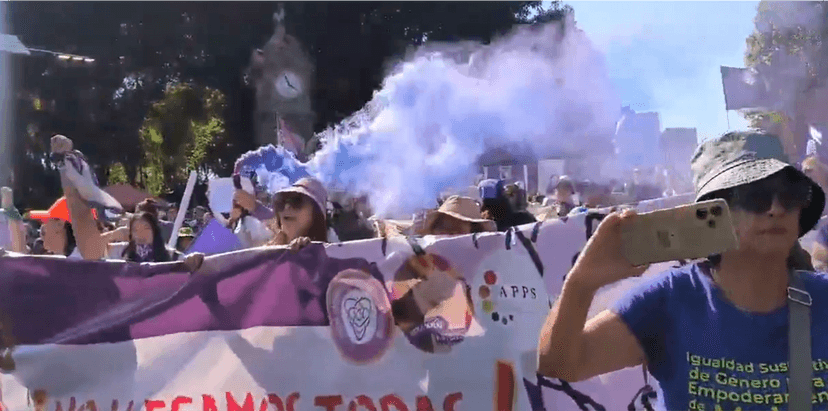 VIDEO Un total de 12 colectivas participan en la Mega Marcha del 8M