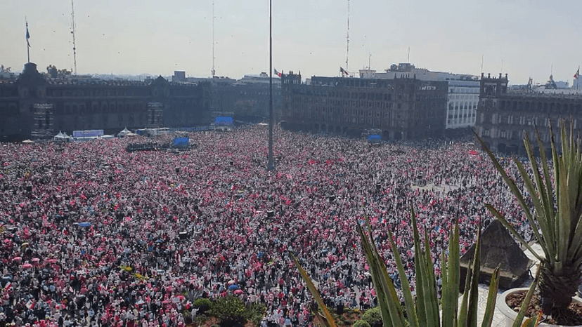 Miles gritan por la democracia y contra López Obrador