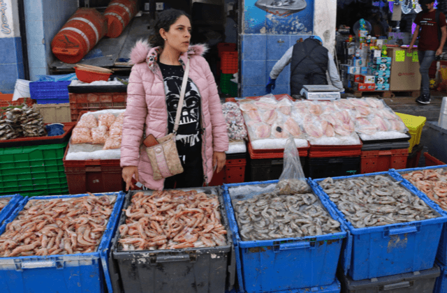 Serán clausurados las pescaderías que tiren sus desechos en la calle