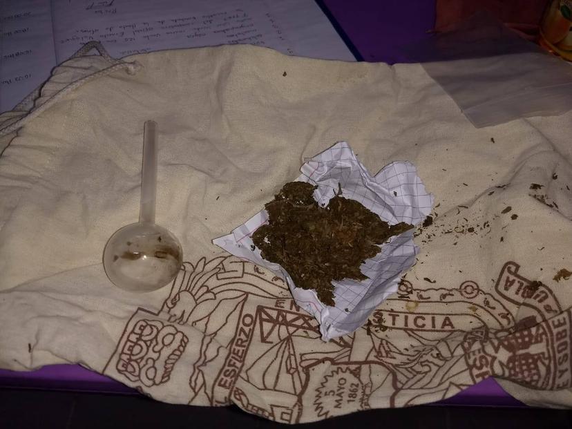 Lo detienen con un paquete de marihuana en calles de Chietla