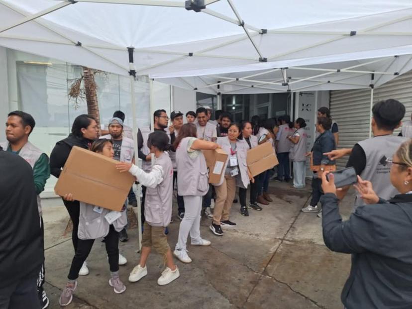 Llega a Tehuacán papelería electoral para las elecciones del Poder Judicial