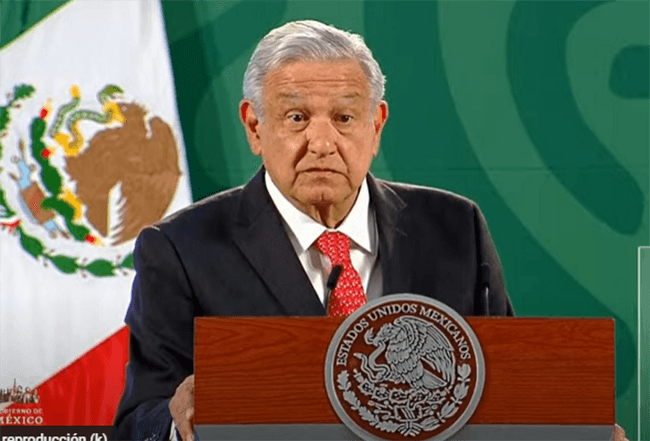 INE ordena a AMLO eliminar la posdata de su conferencia mañanera