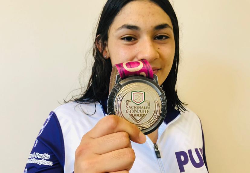 Plata y bronce para Puebla en natación