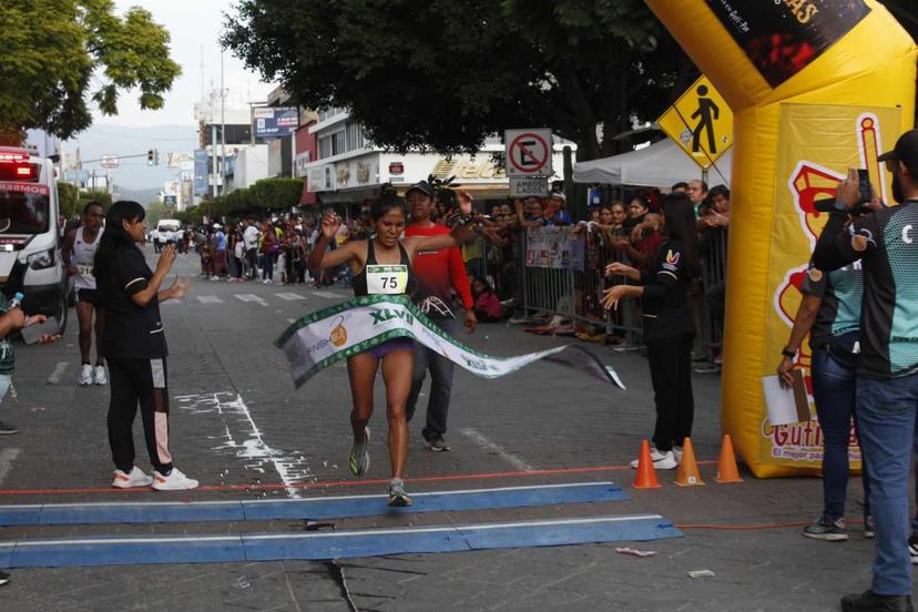 Tehuacán y Huejotzingo ganan los primeros lugares del medio maratón de Ajalpan