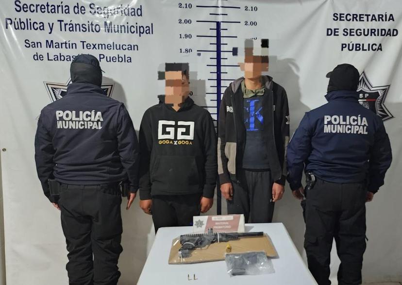 Persiguen y detienen armados a dos menores de edad en Texmelucan