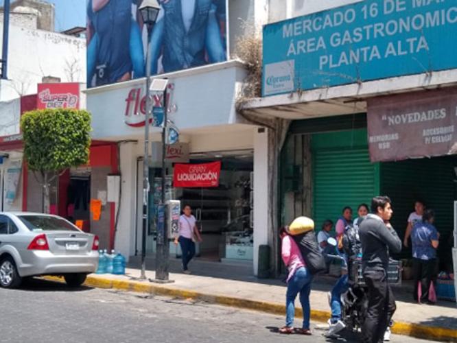 Seis personas resultan intoxicadas en el mercado 16 de marzo tras limpieza de baños