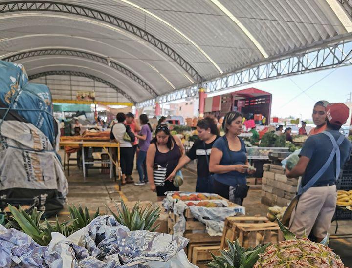 Bajan ventas en el mercado Revolución al 50% en Izúcar