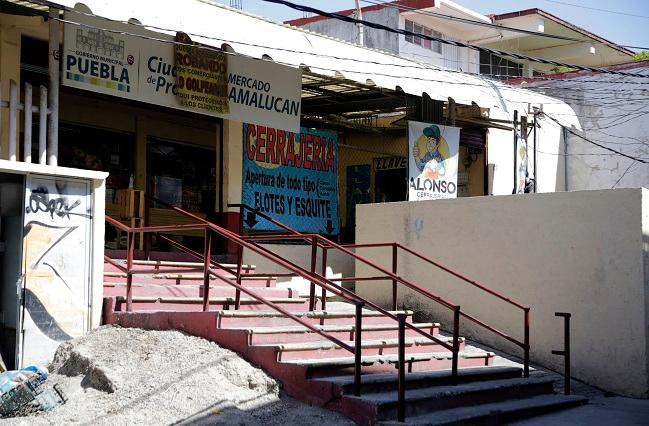 Avanzan negociaciones con locatarios del Mercado Amalucan: Ricardo Larracilla