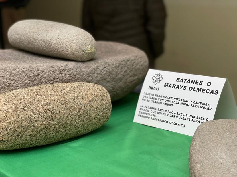 Se instala en museo de Xiutetelco exposición de metates prehispánicos