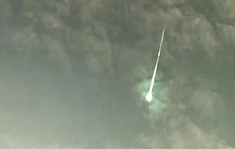 VIDEO Es captado meteorito en cielo de Japón