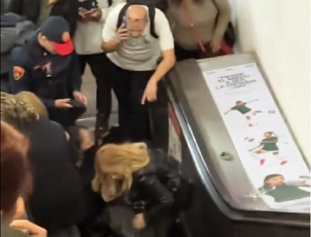 VIDEO Deja 7 lesionados falla en escaleras eléctricas del Metro Polanco