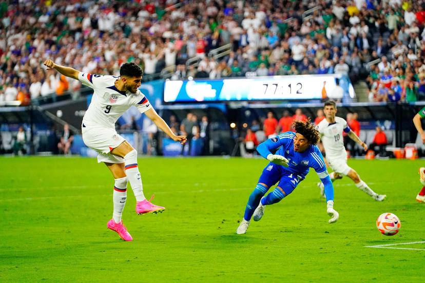 Estados Unidos golea a México en la semifinal de la Nations League