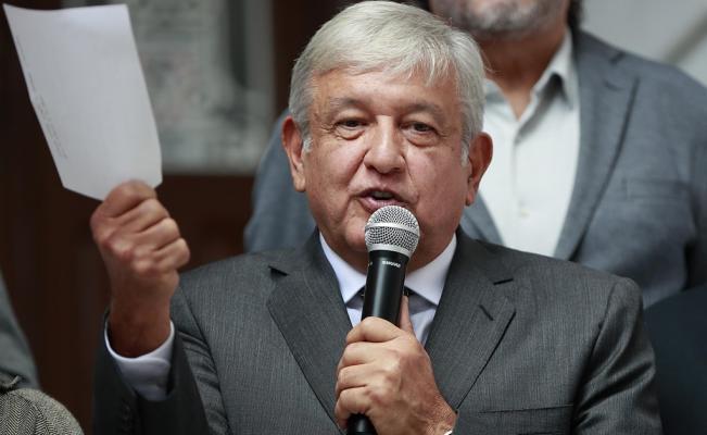 AMLO dice que cancelará la reforma educativa