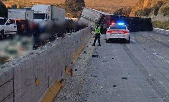 Más caos en la México-Puebla: además de protesta, hay accidente