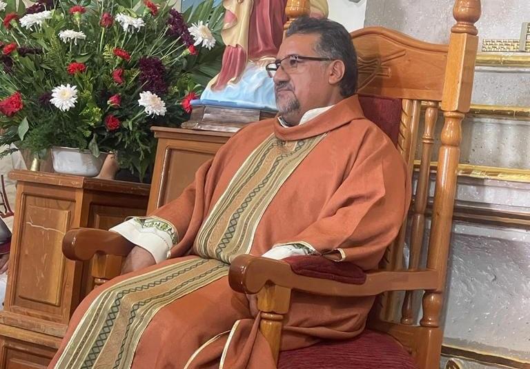 Asesinan a balazos a sacerdote católico en Michoacán