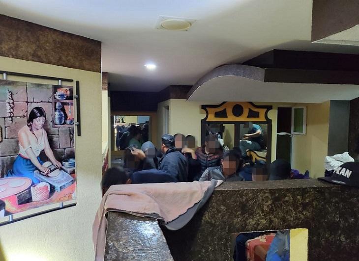 Ubican a 150 menores entre casi 700 migrantes asegurados en Puebla