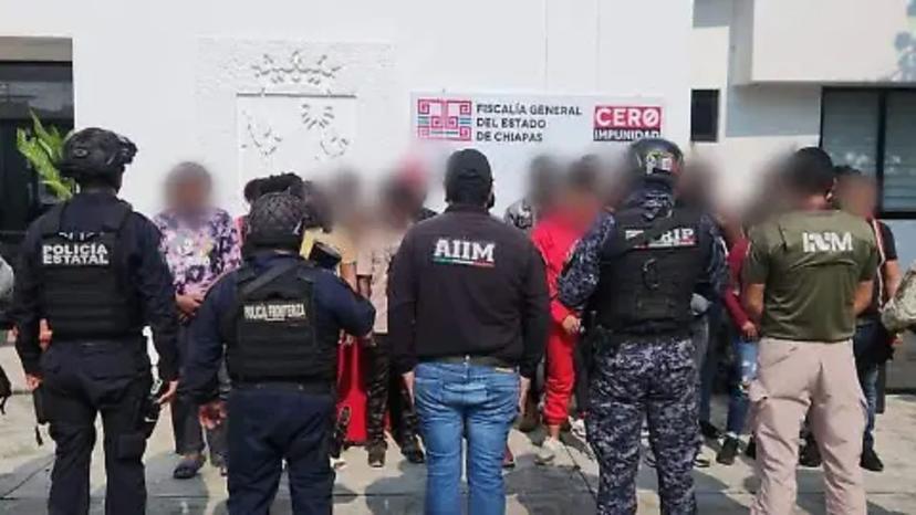 Rescatan a 23 migrantes abandonados en un hotel de Chiapas
