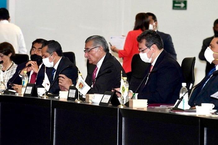  Miguel Barbosa participa en reunión de la Conago en San Luis Potosí