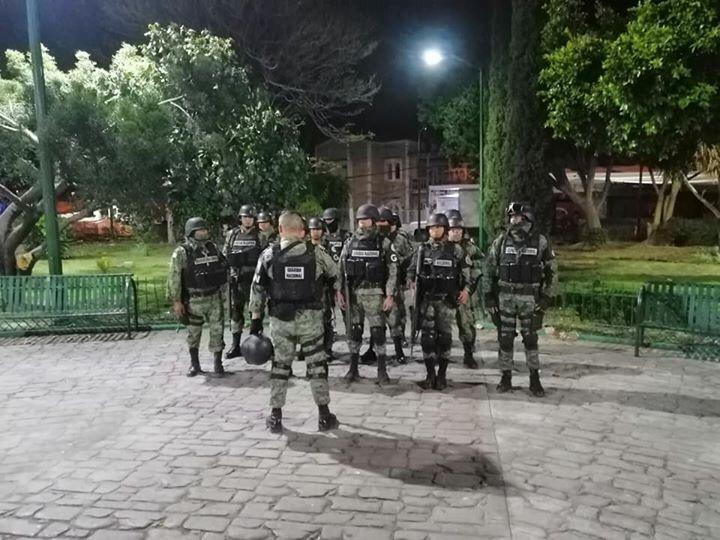 Cuerpos de Seguridad impiden instalación de tianguis en Atlixco; ambulantes los torean