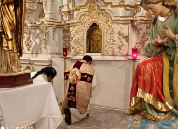 Realizan ceremonial de Desagravio en la Parroquia de Texmelucan