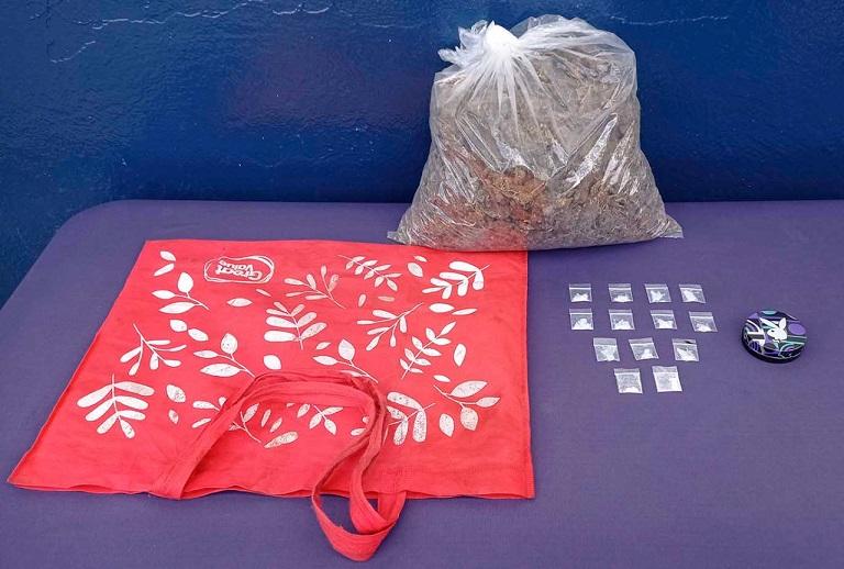 Caen sujetos con un kilo de marihuana en La Carmelita