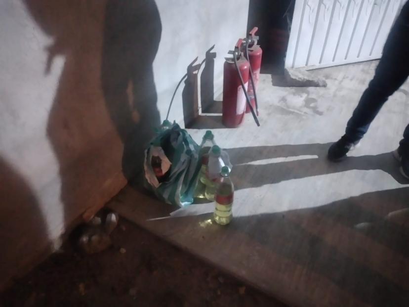 Hallan bombas molotov a un costado del Consejo Municipal del IEE en Palmar de Bravo