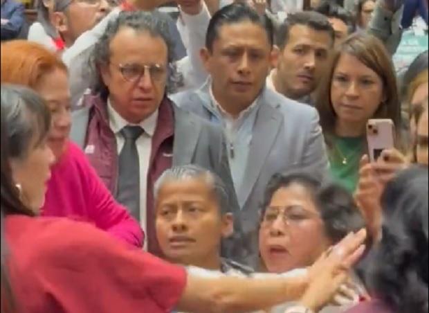 VIDEO Encabezan poblanos fractura y riña de Morena por presupuesto 2024