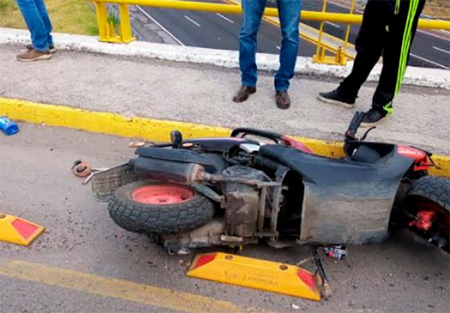 Joven mujer muere al derrapar su motocicleta camino a San Salvador El Verde