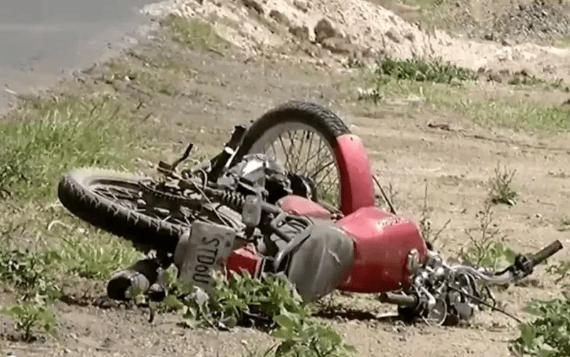 Fallece motociclista al derrapar en la carretera Acatlán-Izúcar