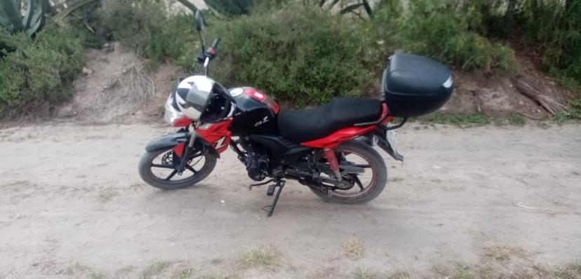 Aseguran motos abandonadas y arma hechiza en Tecamachalco