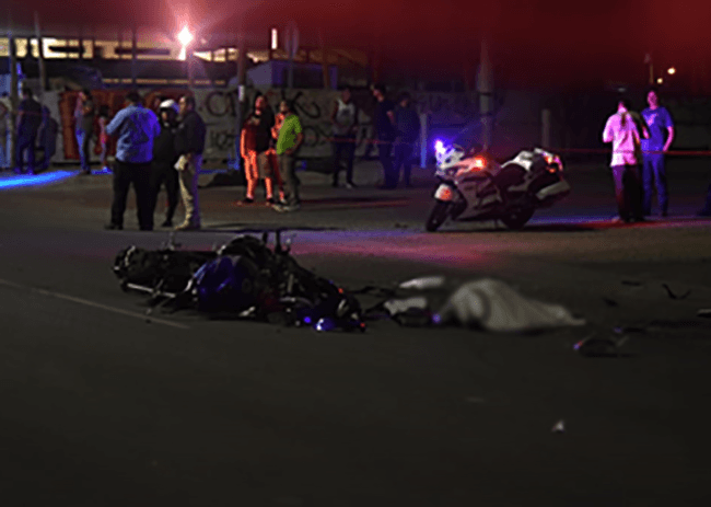 Muere motocilista por caer en coladera en avenida Las Torres