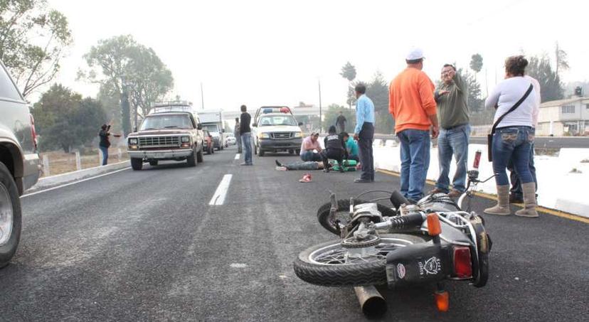 Se estrellan contra tráiler y mueren este sábado en Atlixco