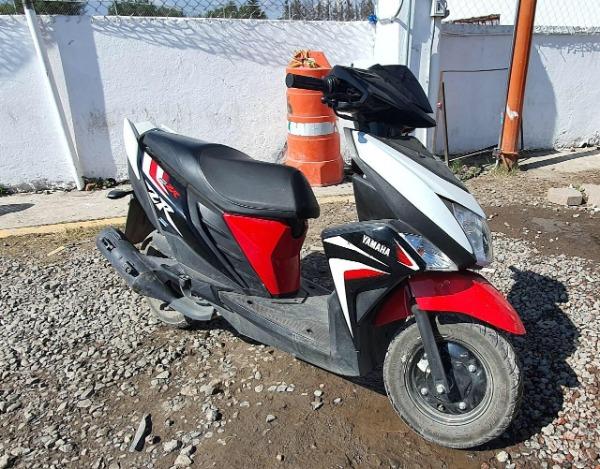 Aseguran a presuntos asaltantes a bordo de motocicleta en Texmelucan