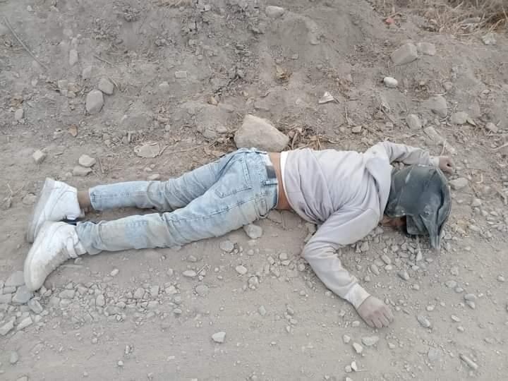 Se reporta grave motociclista tras caer en drenaje sin tapa en Tehuacán