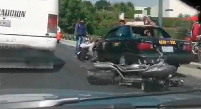 Se accidentan motociclistas en el Periférico