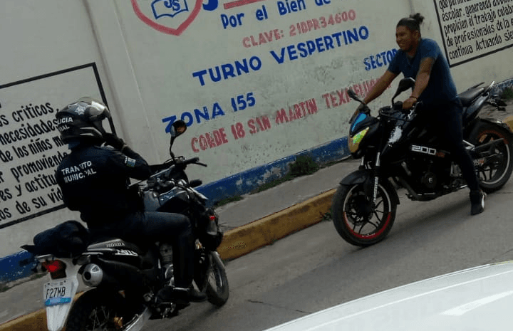 Habitantes de Texmelucan impiden operativo contra motociclistas