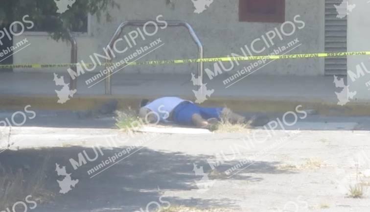 Fue a hacer ejercicio y se infarta en estacionamiento de centro comercial en Puebla