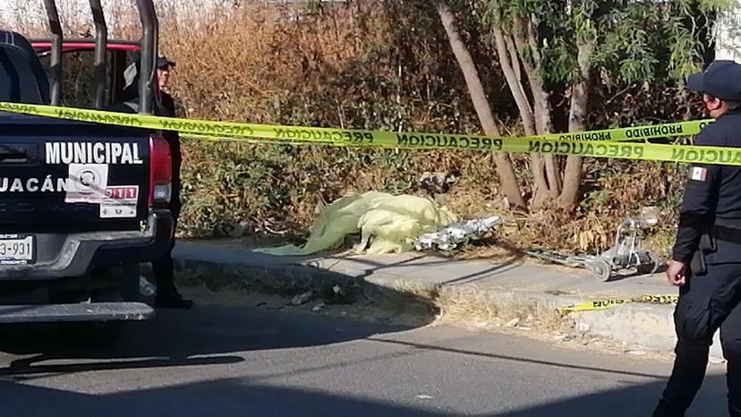 Hallan sin vida adulto mayor sobre banqueta en Tehuacán 