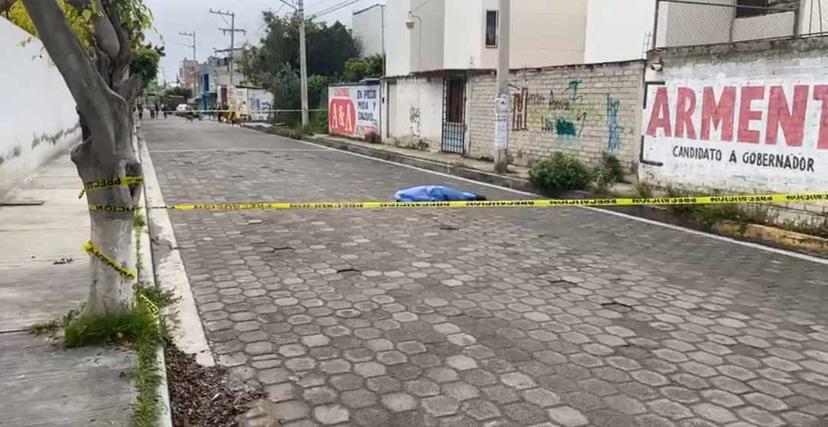 Cae de la batea de una camioneta y fallece en Tehuacán