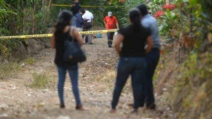 Asesinan de un escopetazo en el rostro a comerciante de abarrotes en Zoquitlán  