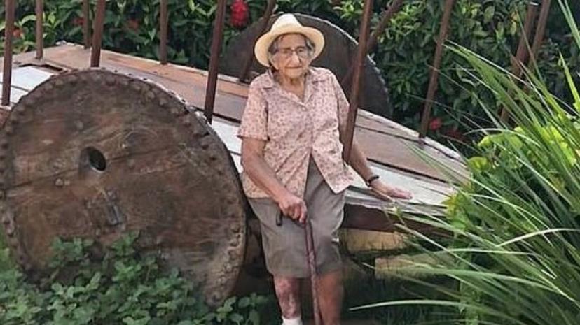 Abuelita se vacuna contra Covid y muere atropellada al celebrarlo