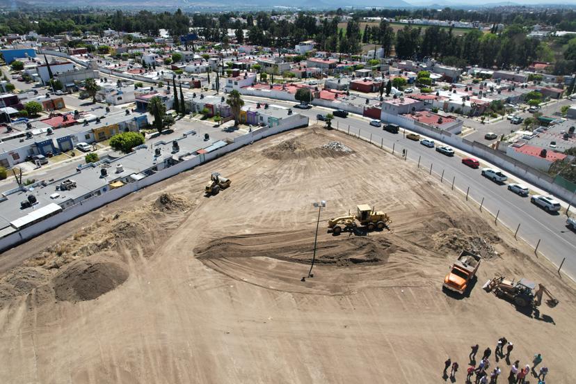 Ayala inició la construcción del multideportivo de Homex-Valle Real