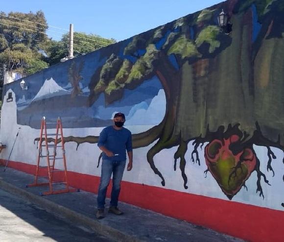 Elaboran nuevo mural en Atlixco en honor al Ahuehuete