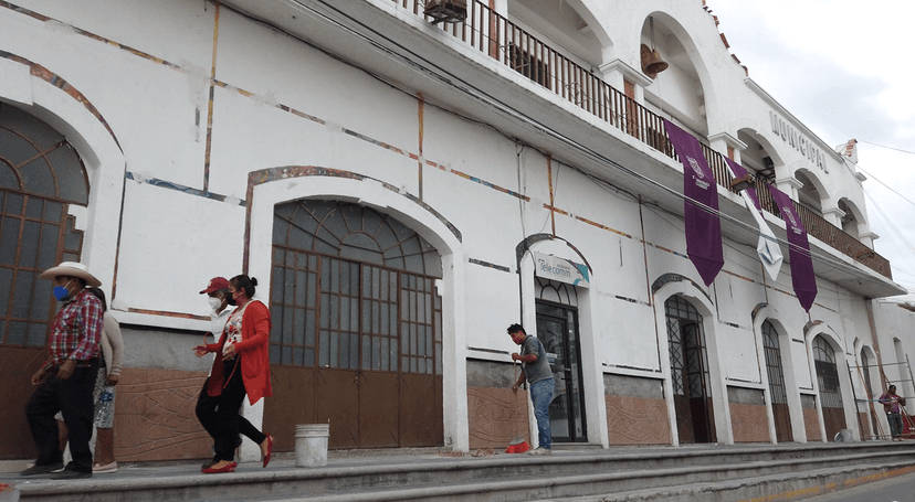 Retiran del palacio municipal el mural con la historia de Tecamachalco