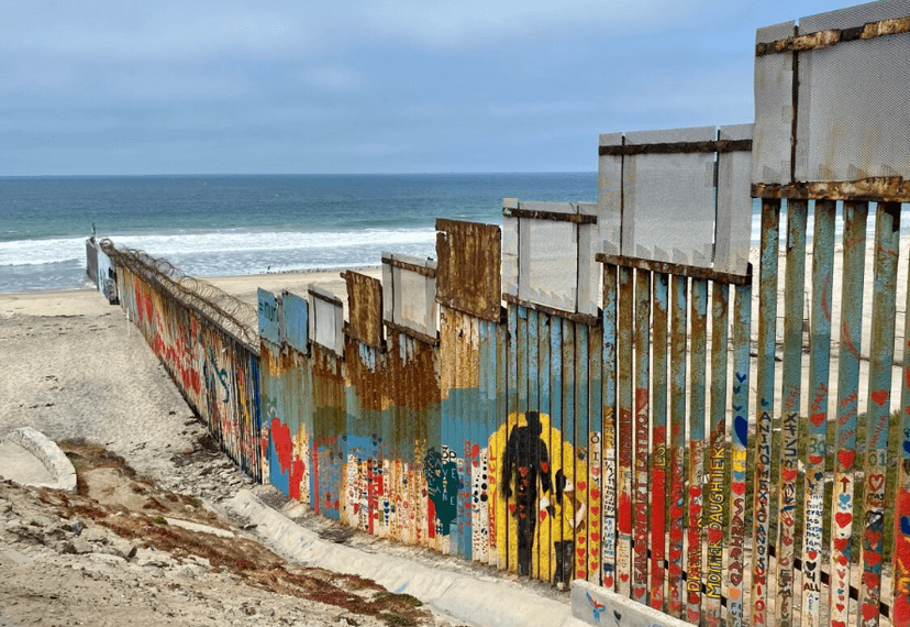 En Tijuana, EU retoma construcción de muro fronterizo 